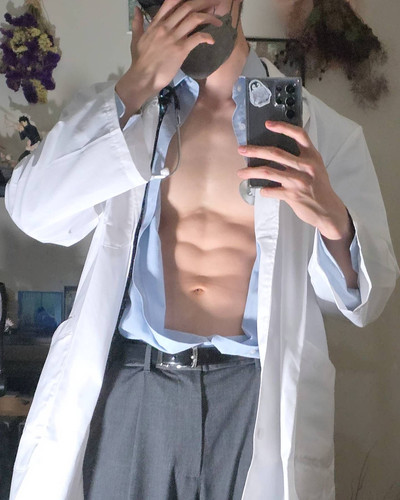 Photo by 筋築家ゆうき on September 20, 2024. Có thể là ảnh selfie của 1 người, ống nghe và bệnh viện..jpg
