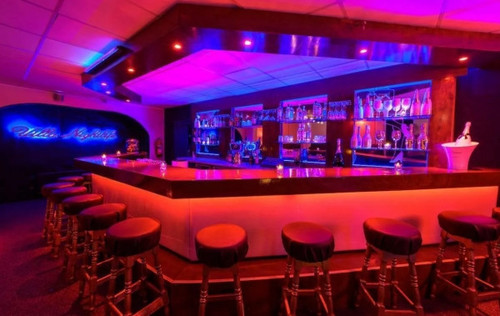 Bar 1.jpg