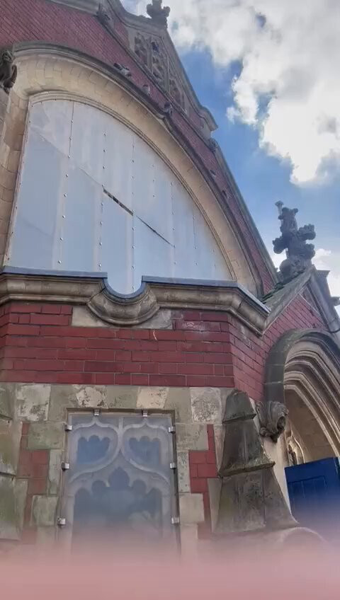 L1LBsEZA2udN ioo.jpg