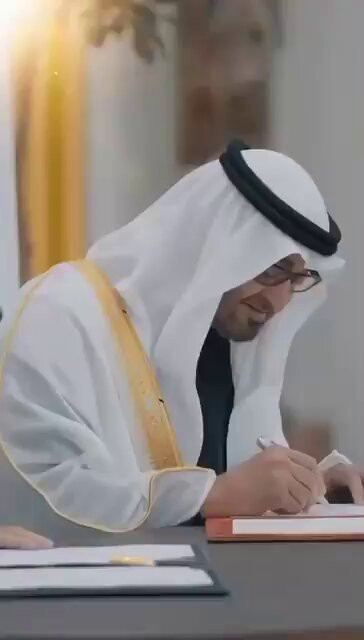 tYF cl6yhC5FynMU.jpg