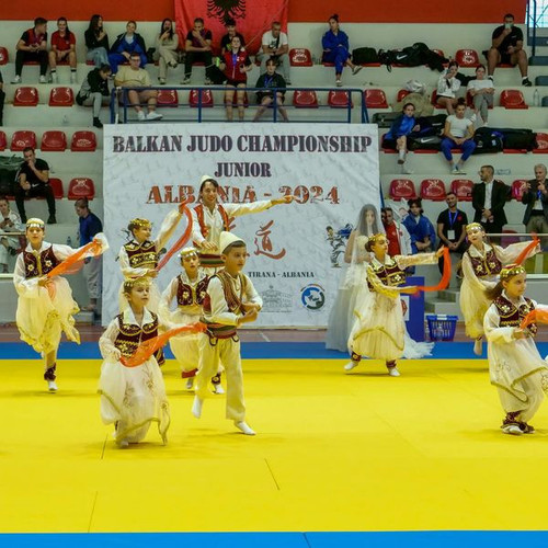 462192138 957689593067487 6448179682093686598 n.jpg?stp=dst jpg s600x600& nc cat=105&ccb=1 7& nc sid.jpg