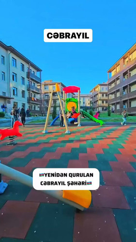 2iOf0PLE8nmUuGBD.jpg