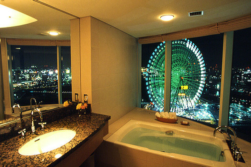 photo executive triple bathroom.jpg