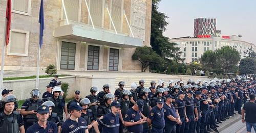 1897529432736396584?url=https%3A%2F%2Fshqiptarja.com%2Fuploads%2F780x440%2F1720722517 WhatsAppImage2.jpg