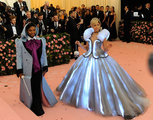 law roach zendaya met gala 1619423014.jpg