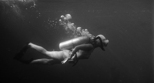 cap Attack.of.The.Crab.Monsters.1957.576p.BluRay.AAC.x264 00 14 06 03.png