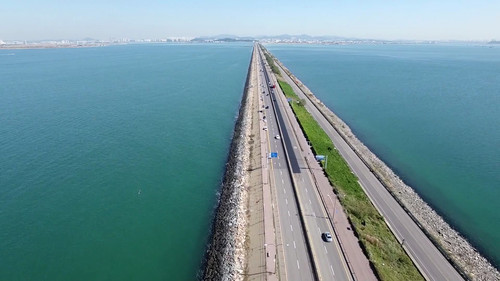 My Girlfriend Is 20 Year Old (2019)2.jpg