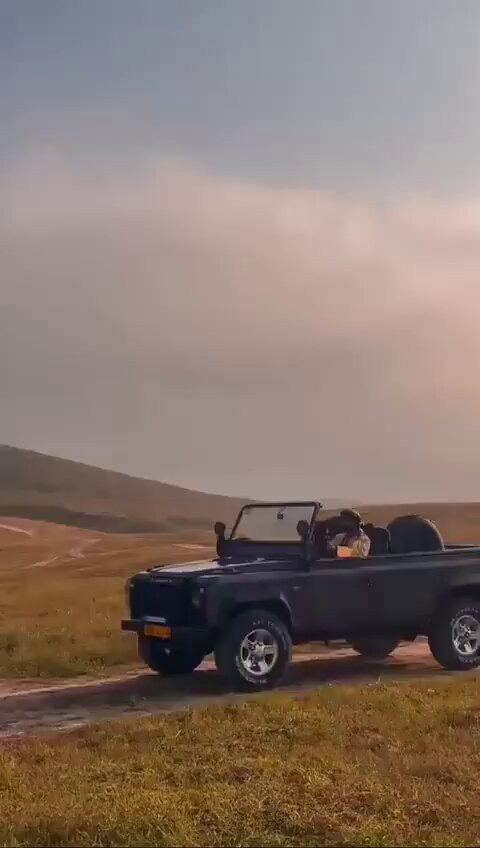 JleSVzEVG7g CHBN.jpg