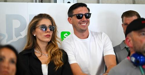 5110024916170839294?url=https%3A%2F%2Fimgcdn.oe24.at%2FGettyImages 2159811300.jpg%2FconsoleMadonnaNo.jpg