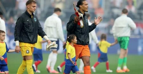 8211348841773521329?url=https%3A%2F%2Fshqiptarja.com%2Fuploads%2F539x308%2F1720638027 vandijk.jpeg&f.jpg