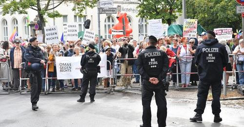 8903784041587360456?url=https%3A%2F%2Fberliner zeitung.imgix.net%2F2024%2F07%2F12%2F573e8b92 daa5 45.jpg