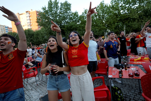 AFP 20240709 363H87K v1 HighRes FblEuro2024Match49EspFraFans.jpg