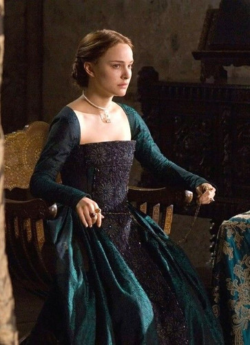 Natalie Portman Anne Boleyn II.jpg