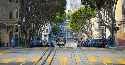 6300833544765314595?url=https%3A%2F%2Fwww.radioradio.it%2Fmedia%2F2024%2F07%2Ftraffico limite veloci.jpg