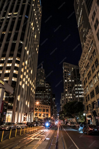 tranvia cuesta abajo noche verano san francisco california 242111 14992 (1).jpg