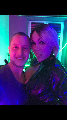 Gummi transe merci fickt freier Benjamin Fiegl ohne Kondom und spritzt geil rein💦🕳.jpg