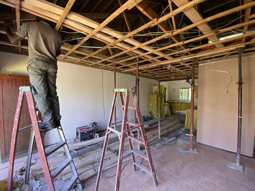 roof leaks repair.jpg