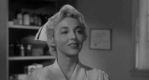 cap Roger Corman (1957) Not of This Earth 00 08 24 05.png