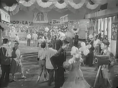 cap Carnival.Rock.1957.AMZN.WEB DL.DDP2.0.H.264 TEPES 00 01 45 01.png