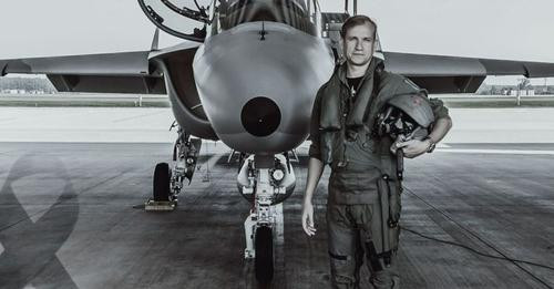 14539786154297840293?url=https%3A%2F%2Fimg.dorzeczy.pl%2Fimg%2Fkatastrofa samolotu wojskowego pilot .jpg