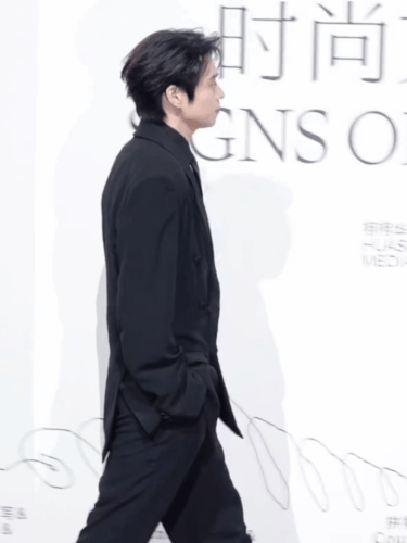 img 17263317229340079zyXFly1htnni2thqbg30k00qoe8d.gif