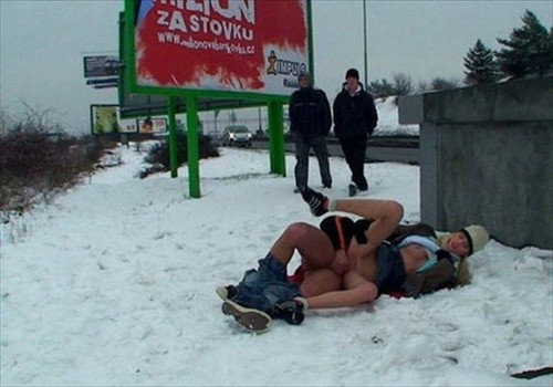 sex on the snow near the road by2qn2u9n6 801x560.jpg