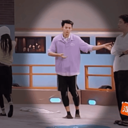 9FB4CD46 CE62 40BB BEC7 4ED8F3DC4F93.gif