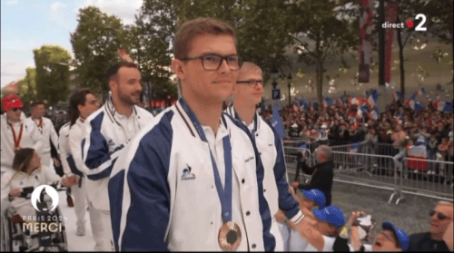 GIF 20240914232845112.gif