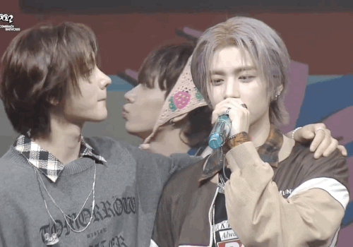 28725CED FC18 499E 94F0 5EFEEA5F800F.gif