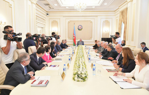 GXcngYzbwAI V5V?format=jpg.jpg