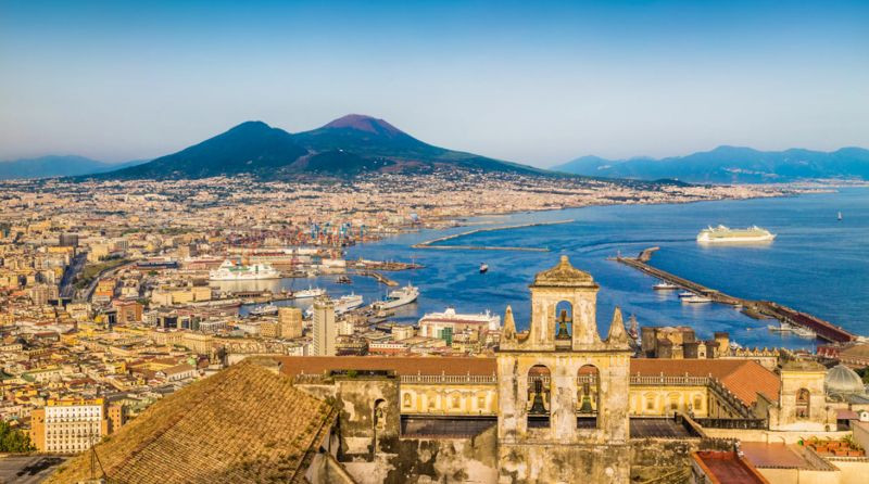 Dove andare in Vacanza questo Agosto 2024? Italia e Napoli scelte privilegiate