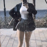 bvzCZo6rwydqNYK.gif