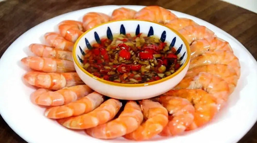 tomluoc2402.jpg