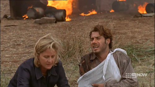 cap McLeod's Daughters S 01 Ep 01 of 22 Welcome Home [720p][DL][TDL] 00 28 06 05.png