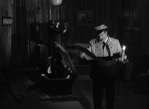 cap Abbott and Costello Meet Frankenstein 1080p H264 AC3 DD2.0 00 16 25 02.png