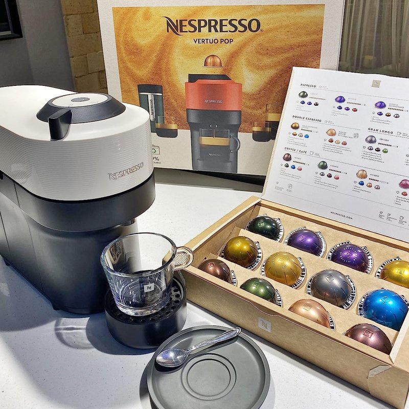 Cafeteira Expresso Nespresso Vertuo POP Branco Coco 220V