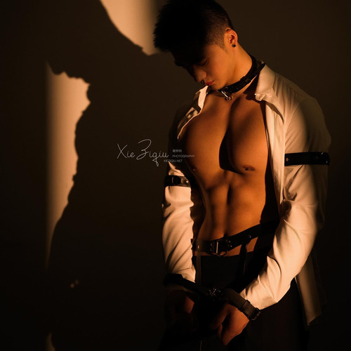 Photo by 谢梓秋 on August 06, 2024. Có thể là hình ảnh về 1 người và da..jpg