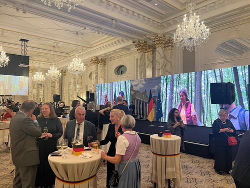 GY 1FaEW8AAwmvv?format=jpg.jpg