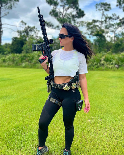 leginassrt 300Shooting @nicolekolba..