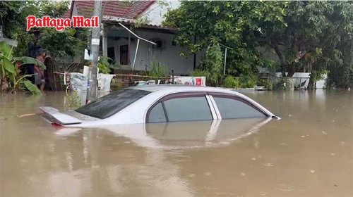 Pattaya 3 Heavy rain triggers severe flooding in Pattaya and Banglamung district pic 11.jpg
