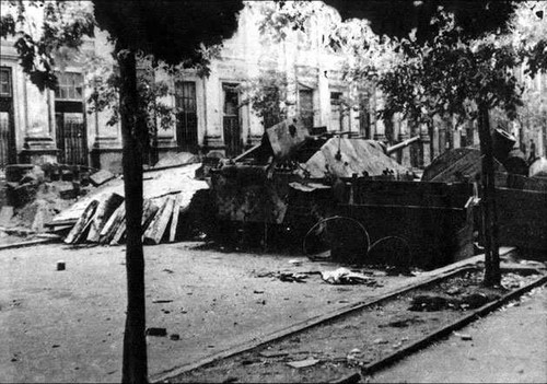 Warsaw Uprising by Tomaszewski Szpitalna chwat 2.jpg