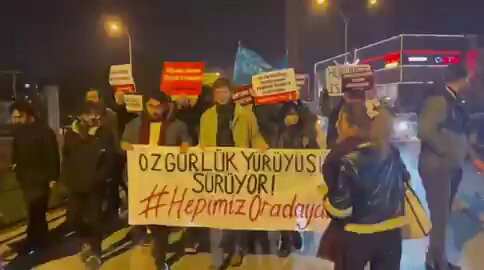 XXUEx Y9G6xUGM33.jpg