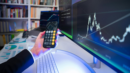 Red Flag Indicators Every CEO Should Monitor in Financial Statements (4).png