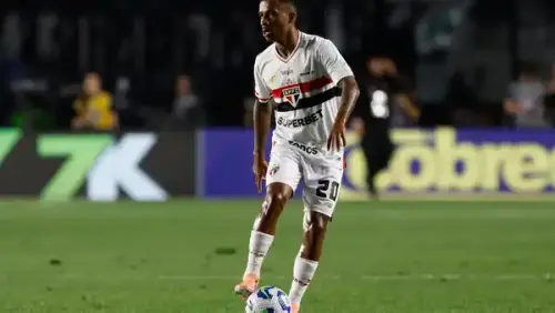 Marcos Antônio brilha em meio a turbulência no São Paulo, assegurando temporada promissora