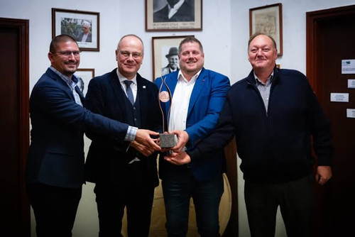 597734778 1451607813638690 1928648083598768510 n.jpg?stp=dst jpg s590x590 tt6& nc cat=109&ccb=1 7& n.jpg