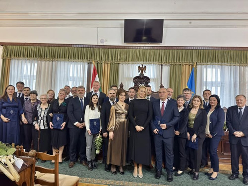 603764702 889110816792992 230139665332736816 n.jpg?stp=cp6 dst jpg s720x720 tt6& nc cat=100&ccb=1 7&.jpg