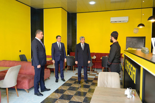 G8iEUpRaIAAgiam.jpg