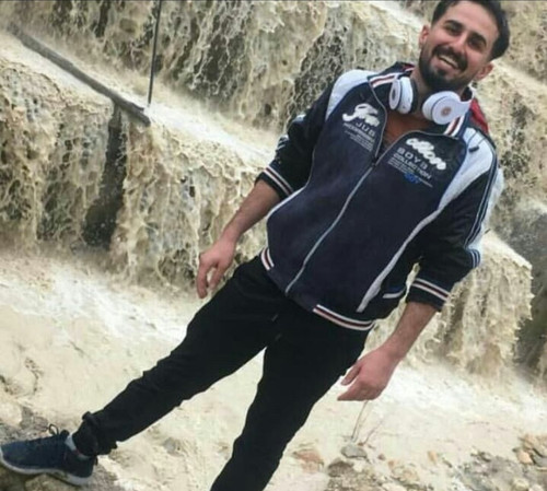 G8h2gNha8AAo8zs.jpg