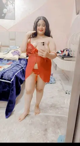 البوم كامل مصري ومراته اللبن لسه عرسان جداد العرص يصورها وهو نازل بوس و نيك في كسها في اكتر من وضعيه