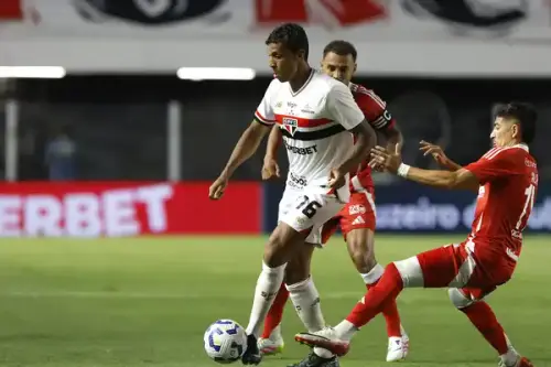 São Paulo e Luiz Gustavo: torcedores avaliam desempenho da temporada em votação decisiva!